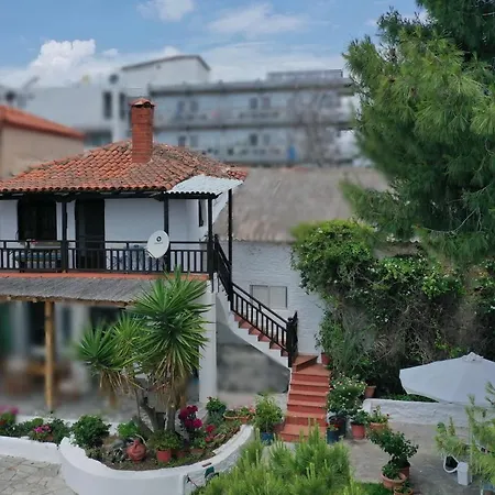 The House By The Beach, Metamorphosis Apartment *