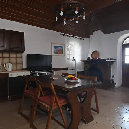 The House By The Beach, Metamorphosis Apartman *