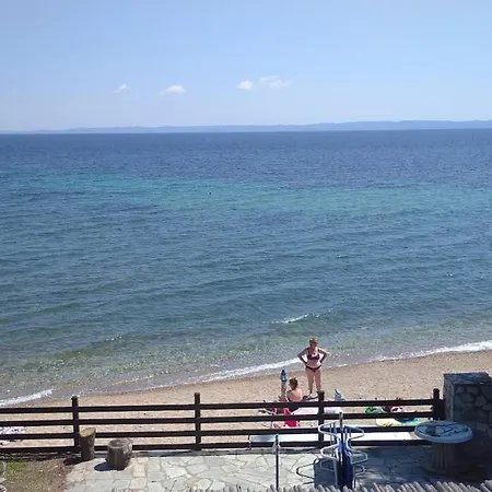 The House By The Beach, Metamorphosis Apartman *